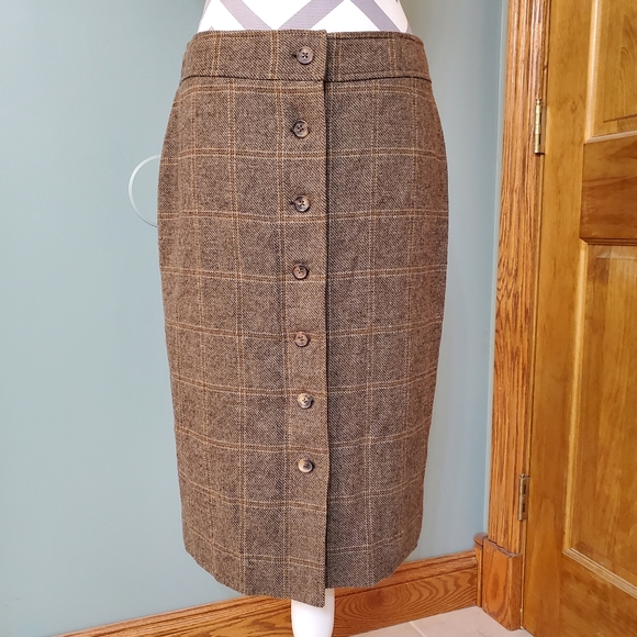 Brooks Brothers Dresses & Skirts - BROOKS BROTHERS WOOL SKIRT SIZE 8